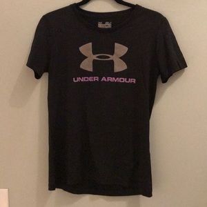 Under Armour Black Semi Fitted Tee - Size Small